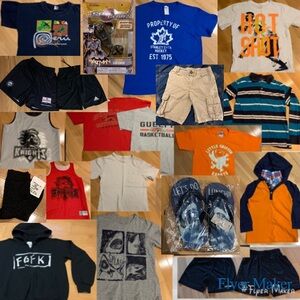 Kids Bundle: MAKE AN OFFER - 20 Tops/Shorts/Toy Bundle -Size S/M/L, fit like S/M
